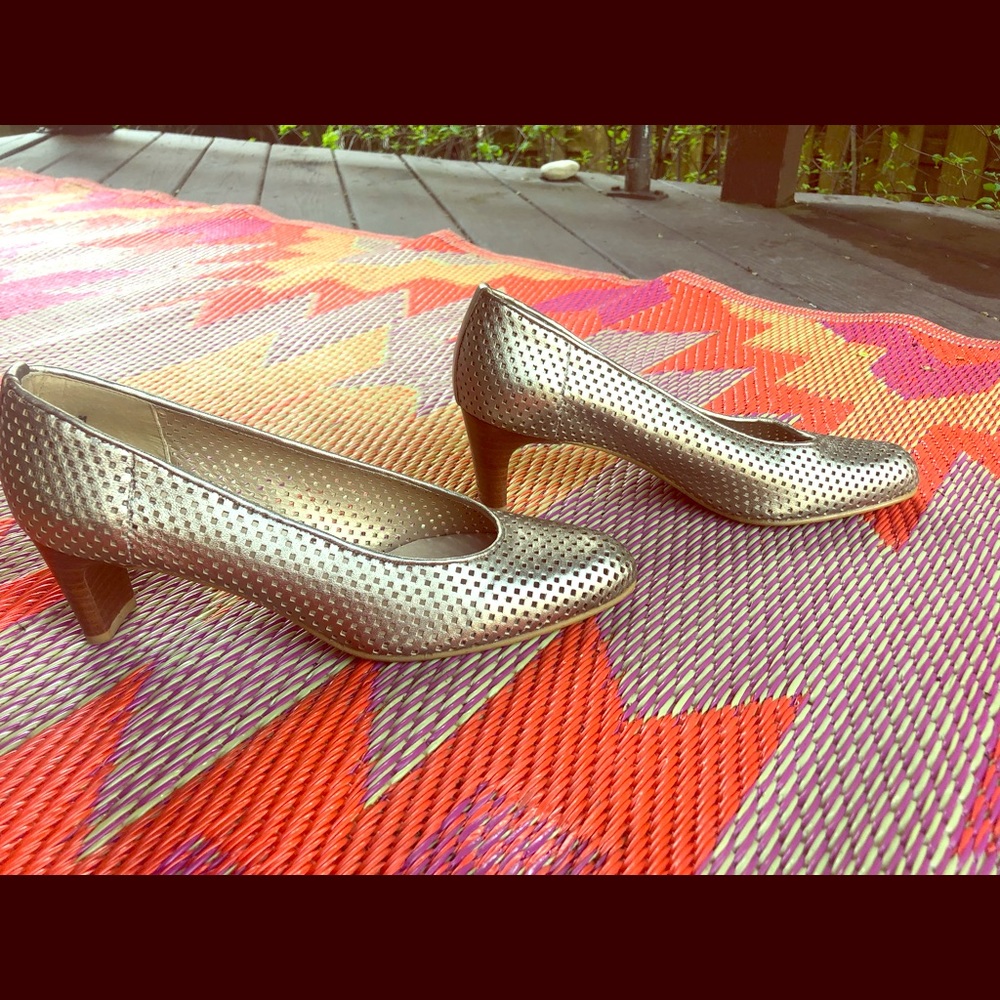 Stuart Weitzman Pumps